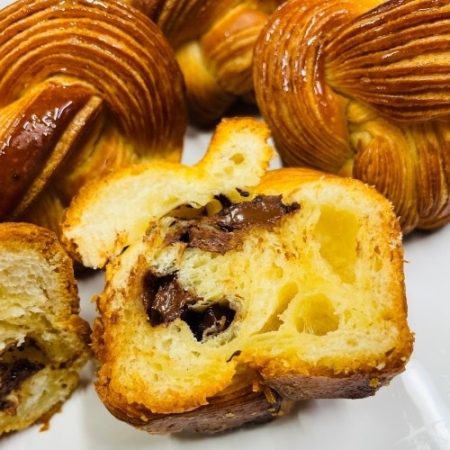 Coffret de mini-brioches au chocolat livrées à domicile | 100% pur beurre