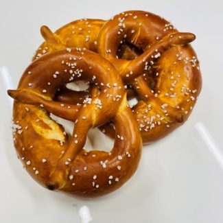 Bretzels gourmands artisanaux prêts en 10 minutes de cuisson à la maison