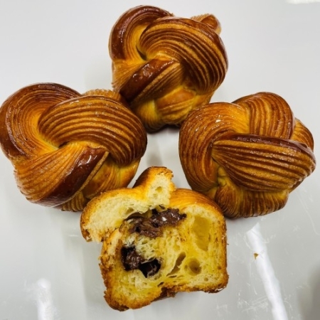 Coffret de mini-brioches au chocolat livrées à domicile | 100% pur beurre